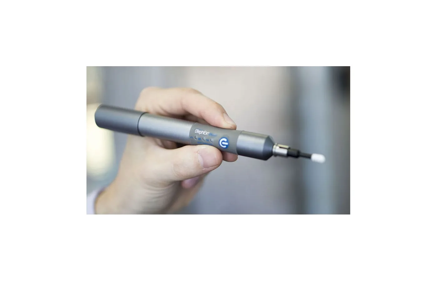 Dry eye treatment device